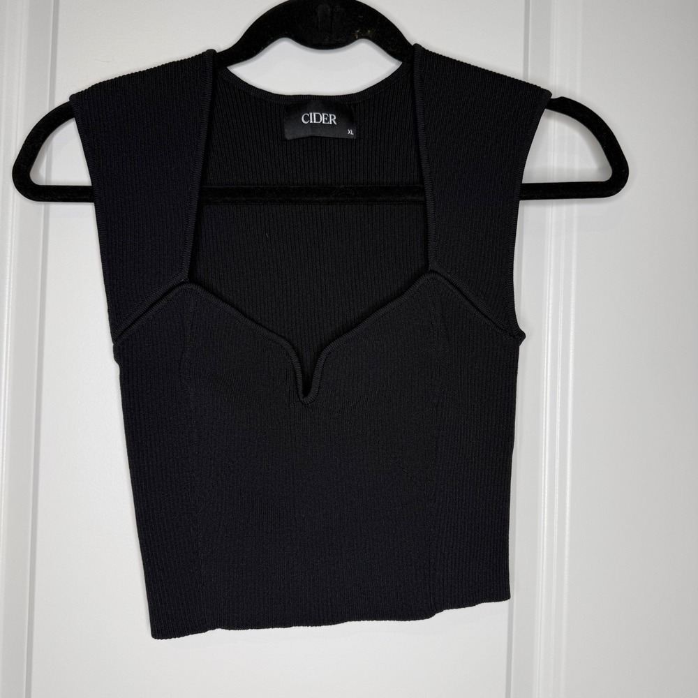 Cider Black Ribbed Knit Notched Sweetheart Neckline Crop Tank Top XL